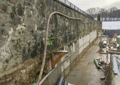ANCRAGE PERMANENT D’UN MUR DE SOUTÈNEMENT À MÉZIÈRES